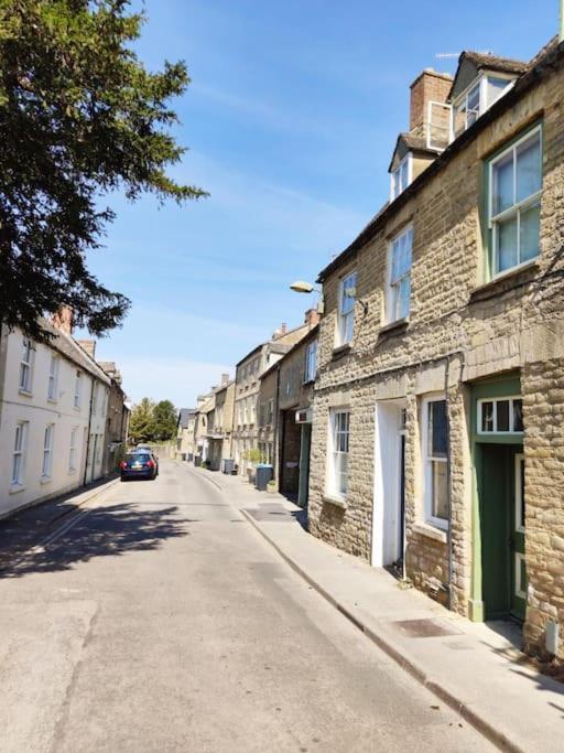 Amarelo Apartment, Central Charlbury, 1 Super King Bed Esterno foto
